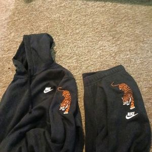 Black Nike Sweatsuit L custom